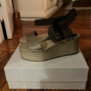 VINCE platform sandals